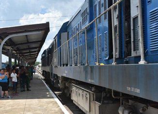 Expertos e Ingenieros cubanos asumen la puesta en marcha del primer lote de nuevos coches ferroviarios de pasajeros para trenes nacionales, que comenzarán a funcionar este verano.