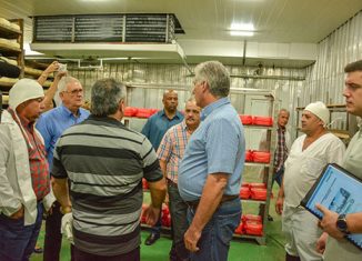 El Presidente Miguel Díaz-Canel Bermúdez encabezó una visita gubernamental a Pinar del Río para constatar el desarrollo económico y social de la más occidental de las provincias cubanas.