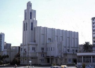 la mega exhibición constituye un trayecto visual e historiográfico por la memoria de los 60 años de la institución a fin de capturar un espíritu y plasmarlo en diferentes soportes.