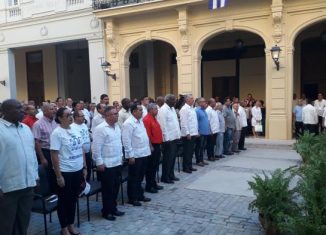 Estuvieron presentes también, Esteban Lazo Hernández, presidente de la Asamblea Nacional del Poder Popular, Luis Antonio Torres Iríbar, primer Secretario del Partido en La Habana, y otros miembros del Buró Político del PCC y el Gobierno.