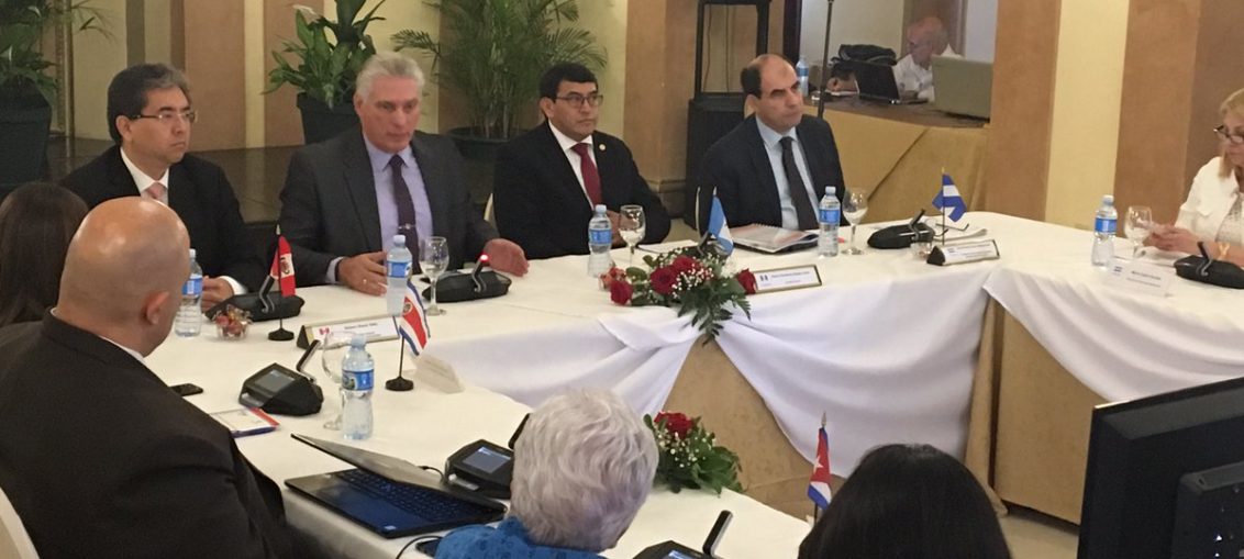 El presidente cubano refirió los esfuerzos por hacer transparente la gestión gubernamental y el empeño de combatir la corrupción.