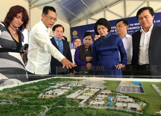 Le Quang Hung, viceministro de construcción de Vietnam expresó la intención de invertir en un nuevo proyecto de complejo de hoteles, áreas de golf y vivienda para los trabajadores.