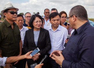 La vicepresidenta de Vietnam Dang Thi Ngoc Thinh, constató los resultados del proyecto de cooperación Vietnam-Cuba para la producción arrocera en áreas de la Empresa Agroindustrial de Granos ¨Los Palacios¨.