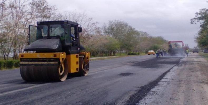 El mantenimiento e inversiones tiene como prioridad las que garantizan el desarrollo turístico del país, seguido de otras como la de Mariel, la Autopista Nacional, la Carretera Central y Vía Blanca.