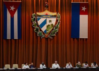 Eligirán al Presidente, del Vicepresidente y del Secretario, de la Asamblea Nacional del Poder Popular, de los demás miembros del Consejo de Estado, y del Presidente y Vicepresidente de la República.