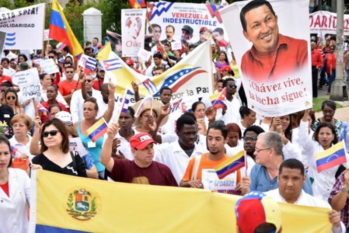 Se realizará un proceso de recogida de firmas en centros de trabajo y estudio en respaldo y solidaridad con Venezuela, la Revolución Bolivariana y chavista, la unión cívico-militar de su pueblo y su legítimo presidente Nicolás Maduro Moros.
