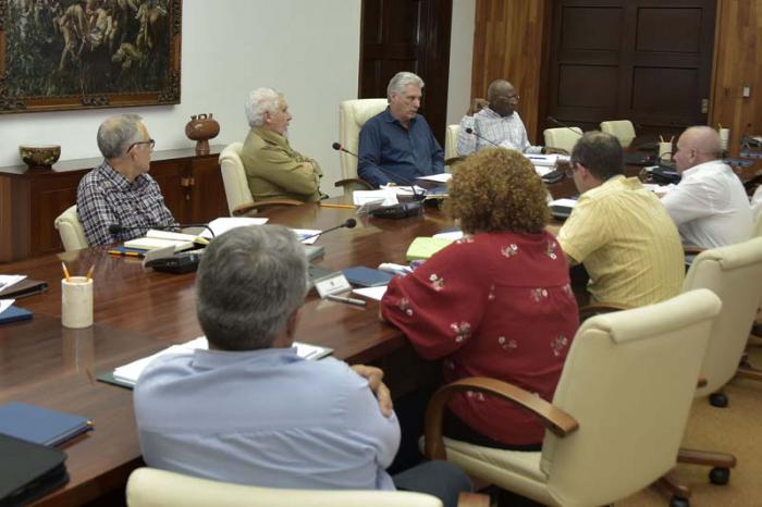 Se evaluaron las inversiones que se realizan en el transporte de carga y de pasajeros, en la agricultura, industria alimentaria, el turismo y varios proyectos de inversión extranjera en diferentes sectores de la economía.