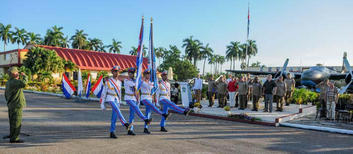 El General de Ejército Raúl Castro Ruz envió una misiva de felicitación por los 60 años del regimiento de aviación de la guardia Playa Girón