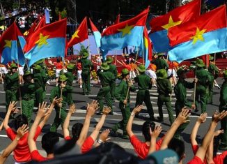 El 2 de septiembre de 1945, el presidente Ho Chi Minh leyó en la capitalina plaza Ba Dinh la Declaración de Independencia de Vietnam frente al derrotado colonialismo francés.