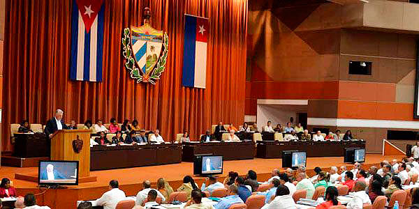 Invitamos al Congreso de los Estados Unidos a atender el sentir mayoritario de amplios sectores de la sociedad estadounidense que abogan por el fin del bloqueo, y así poner fin a esta política anquilosada contra Cuba