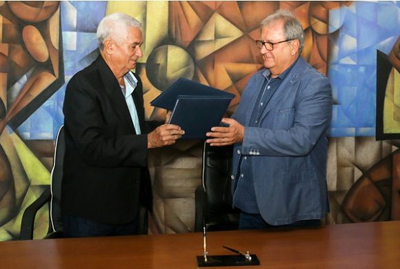 Sobresale la contratación de jugadores y entrenadores en clubes profesionales de todas las ligas del mundo, con excepción de la Major League Baseball (MLB), de Estados Unidos.