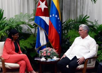 Durante el fraternal encuentro, se intercambió sobre la marcha de los compromisos bilaterales en materia de cooperación entre Cuba y Venezuela, así como sobre la reciente celebración del 74 periodo ordinario de sesiones de la Asamblea General de la onu y otros temas de interés.