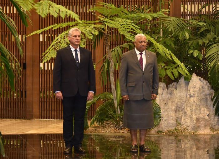 El Presidente de los Consejos de Estado y de Ministros, Miguel Díaz-Canel Bermúdez, recibió al Honorable Josaia Voreque Bainimarama, Primer Ministro de la República de Fiji, quien realiza una visita oficial a la mayor de las Antillas.