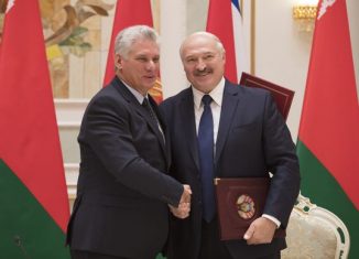 Lukashenko destacó las visitas que los dos han realizado antes a sus respectivos países, lo que les permitió conocerse previo a este encuentro.