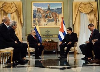 Horas antes, el nuevo jefe de misión cubano presentó las Copias de estilo ante el canciller Jorge Arreaza, junto al embajador designado de la República de Trinidad y Tobago en Caracas, Paul Byam, reseñó la Cancillería de Venezuela.
