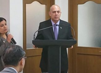 El vicepresidente del Consejo de Ministros, Roberto Morales Ojeda, encabezó el encuentro celebrado para difundir los avances y oportunidades que ofrece la Isla en la biotecnología y la farmacéutica.