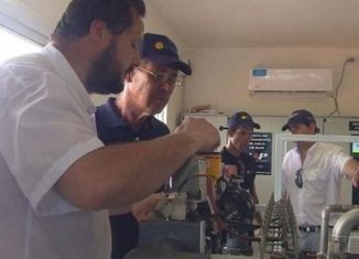 La instalación procesa 12 metros cúbicos de agua de mar en una hora, volumen que puede garantizar diariamente a cada habitante de Punta de Maisí, como mínimo, 130 litros del líquido, apto para el consumo humano.