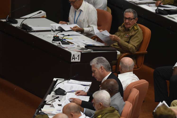 Durante esta jornada histórica para la nación, los legisladores eligen en el Palacio de Convenciones de La Habana a los cargos fundamentales del Estado.