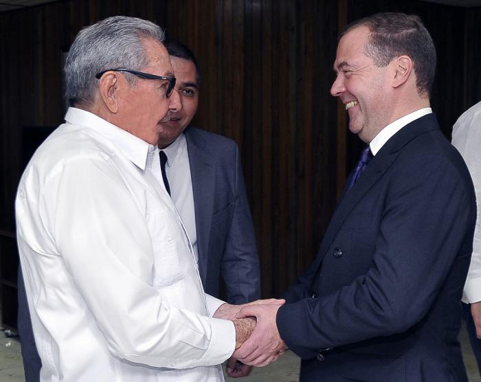 Durante el fraternal encuentro intercambiaron sobre las excelentes relaciones de amistad entre ambos pueblos, partidos y gobiernos. Asimismo, expresaron la voluntad de continuar fortaleciendo los vínculos partidistas y bilaterales.
