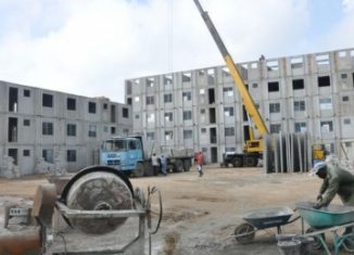El presidente cubano señaló que pese a la inestabilidad con el cemento, las provincias tienen acumulados que respaldan la terminación del plan anual de construcción de viviendas.