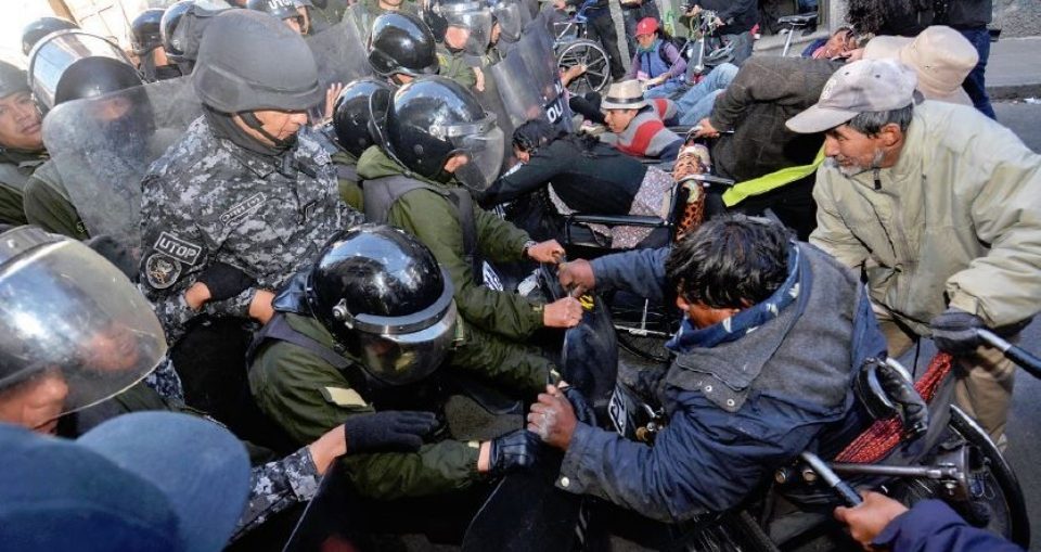 El presidente de Cuba, Miguel Díaz Canel Bermúdez, manifestó este jueves su repudio a las acciones represivas de militares bolivianos contra seguidores del expresidente Evo Morales, quien se encuentra exiliado en México.