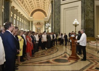 Creadores de todas las disciplinas y representantes de las más diversas regiones y credos políticos, han prestigiado la historia habanera al convertirse en protagonistas y testigos de la noble vocación ecuménica de Cuba.