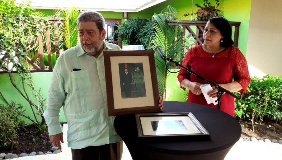 Ralph Gonsalves reconoció la labor realizada por la diplomática saliente y resaltó algunos hechos importantes, acontecidos durante su misión y reiteró su confianza en promisorio futuro de las relaciones bilaterales.