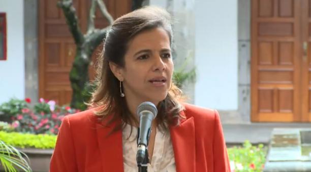 Al menos 400 médicos cubanos serán reemplazados por profesionales ecuatorianos, según declaró la ministra de Gobierno, María Paula Romo.