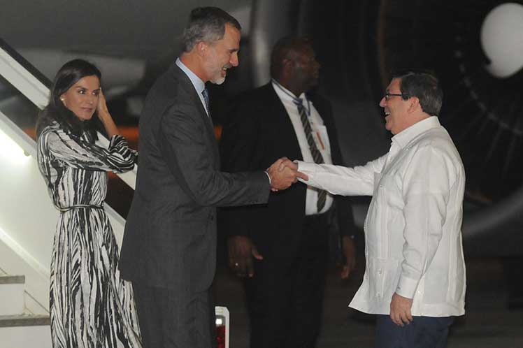 Antes de viajar a Santiago de Cuba, el próximo día 14, Felipe VI y Letizia recorrerán el centro histórico de la ciudad, y condecorarán al historiador de La Habana, Eusebio Leal, con la Gran Cruz de la Real y Distinguida Orden Española de Carlos III.