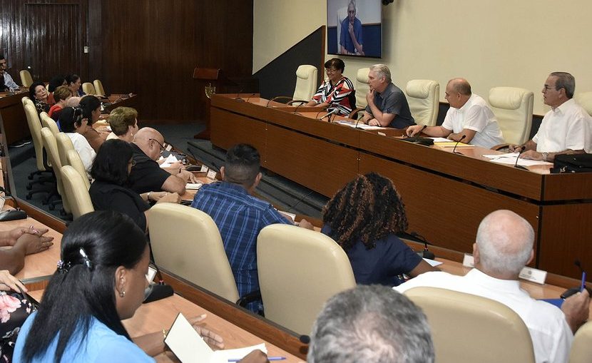 Acercar a los estudiantes a la historia, que la entiendan, la aprehendan y la sientan con el corazón, es un reto constante en el quehacer cotidiano de maestros y profesores de la enseñanza cubana.