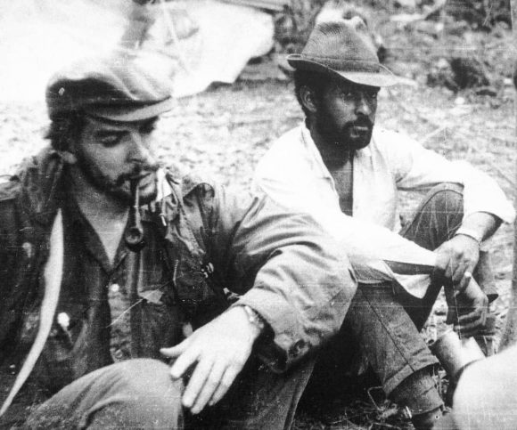 Su quehacer internacionalista fue intenso, lo cual se demuestra en su incorporación a los grupos comandados por el Guerrillero Heroico, que brindaron su concurso solidario al pueblo del Congo, y posteriormente al de Bolivia.