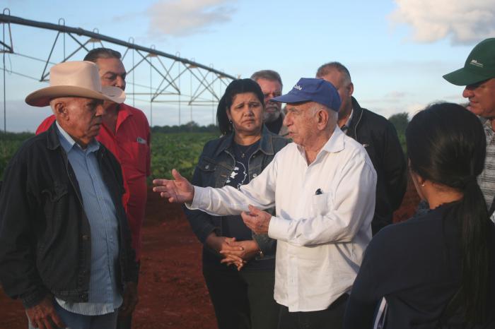 El Segundo Secretario del Comité Central del Partido Comunista de Cuba, José Ramón Machado Ventura, reconoció la respuesta de los campesinos a las dificultades generadas por el bloqueo.