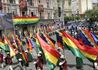 La llegada a la presidencia del líder aymara, Evo Morales, al frente del Movimiento al Socialismo, permitió el reconocimiento de los derechos de los pueblos originarios y la diversidad cultural de esa nación andino-amazónica.