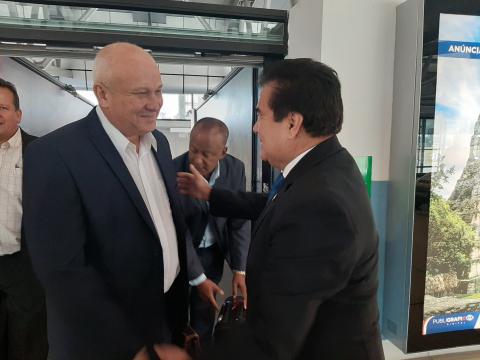 Jorge Luis Tapia Fonseca arribó a Ciudad de Guatemala para participar en la ceremonia de traspaso de mando presidencial del presidente electo Excmo. Sr. Alejandro Giammattei Falla que tendrá lugar el lunes.