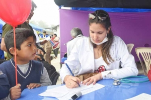 Bruno Rodríguez respondió a la presidenta golpista, Jeanine Áñez, quien trató de desacreditar la colaboración médica ofrecida por la Isla a Bolivia.