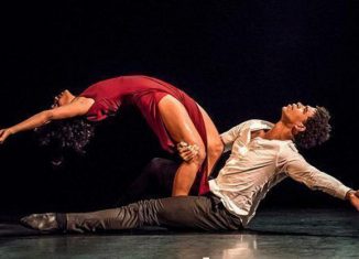 La Casa de la Ópera Real británica ha celebrado a la compañía por su "repertorio distintivo que combina sabores nacionales e internacionales en técnica, coreografía y música" y que presenta a bailarines considerados entre los mejores de Cuba.