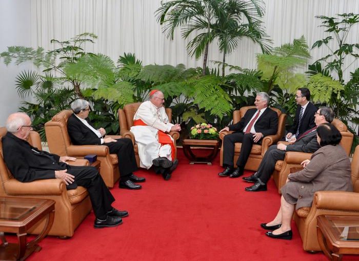 Durante el encuentro acompañaron al Cardenal Dolan, el Obispo Auxiliar del condado de Brooklyn, Nueva York, Octavio Cisneros; y el Obispo Emilio Aranguren Echeverría, presidente de la Conferencia de Obispos Católicos de Cuba.