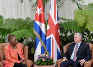 En un ambiente cordial, intercambiaron sobre el estado de las relaciones bilaterales y rememoraron el encuentro de Díaz-Canel con miembros del Parlamento británico en noviembre de 2018.