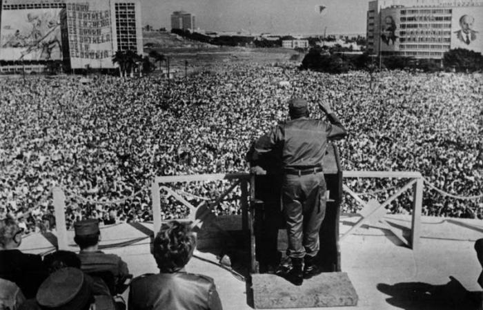 Un día como hoy en 1962, en la Plaza de la Revolución de La Habana, Fidel Castro informó al país sobre las maniobras del Gobierno de Washington y de aliados latinoamericanos para expulsar a Cuba de la Organización de Estados Americanos (OEA).