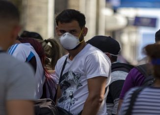 Se mantienen ingresados para vigilancia clínico- epidemiológica 1 479 personas. Uno de los pacientes reportado de grave en días anteriores, se encuentra estable con evolución favorable, indicó el Minsap.