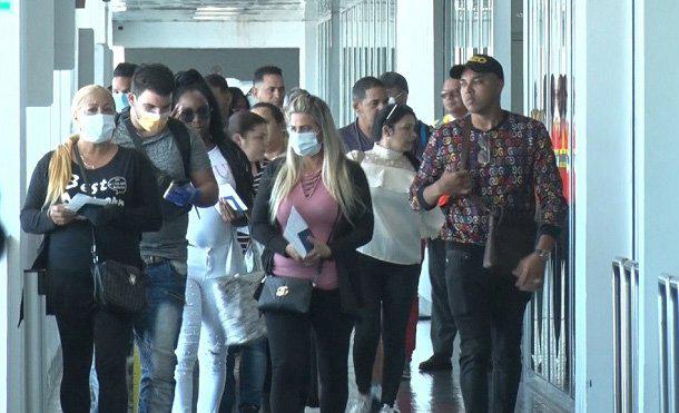 Las embajadas de Cuba en Haití y Guyana gestionaron el retorno seguro de unos 1 700 cubanos que permanecían varados en esos países, tras la cancelación de vuelos por el nuevo coronavirus y teniendo en cuenta las medidas tomadas para enfrentar la pandemia.
