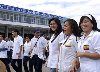 A través decuenta oficial en twitter el mandatario expresó "Cuba lleva décadas extendiendo la atención de salud, la vacunación preventiva, el programa de formación de médicos, enfermeros y tecnólogos de salud".