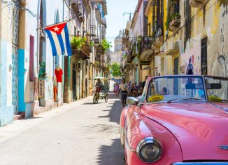 Por su colindancia con el municipio de Centro Habana, el Consejo de Defensa Provincial indicó las medidas para La Habana Vieja; ello supone limitar la salida de las personas, —solo aprobado por cuestiones de trabajo o necesidades imprescindibles.