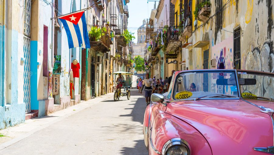 Por su colindancia con el municipio de Centro Habana, el Consejo de Defensa Provincial indicó las medidas para La Habana Vieja; ello supone limitar la salida de las personas, —solo aprobado por cuestiones de trabajo o necesidades imprescindibles.