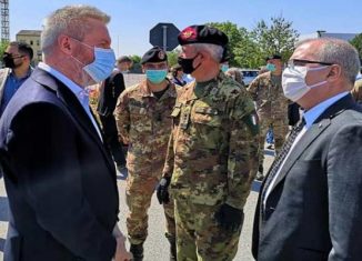 Al intervenir en la ceremonia de clausura del hospital de campaña construido por el ejército italiano donde laboraron los 52 miembros de la brigada antillana, junto con sus colegas locales, Lorenzo Güerini reconoció que "ayudaron a la ciudad de Crema en el momento más duro en la lucha contra la Covid-19".