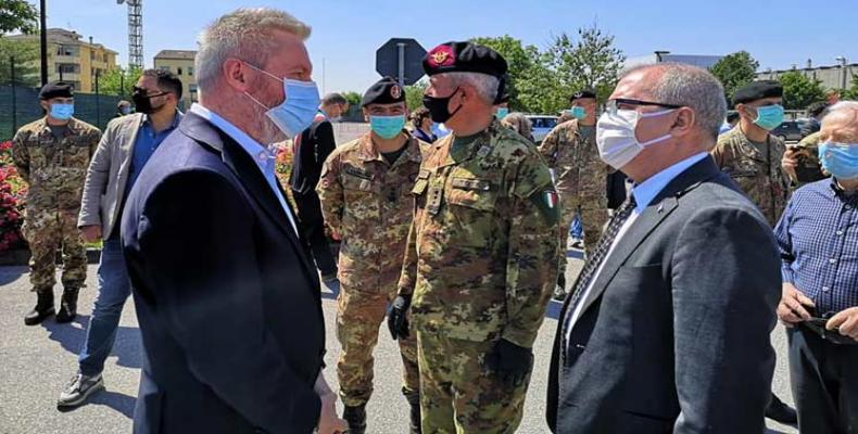 Al intervenir en la ceremonia de clausura del hospital de campaña construido por el ejército italiano donde laboraron los 52 miembros de la brigada antillana, junto con sus colegas locales, Lorenzo Güerini reconoció que "ayudaron a la ciudad de Crema en el momento más duro en la lucha contra la Covid-19".