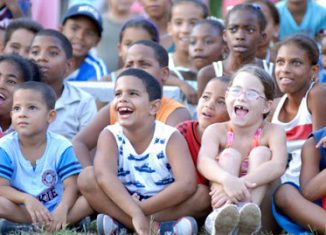 El esquema cubano de once vacunas, incluidas ocho de producción nacional, se ejecuta teniendo en cuenta los grupos de edades de las personas que reciben ese beneficio.