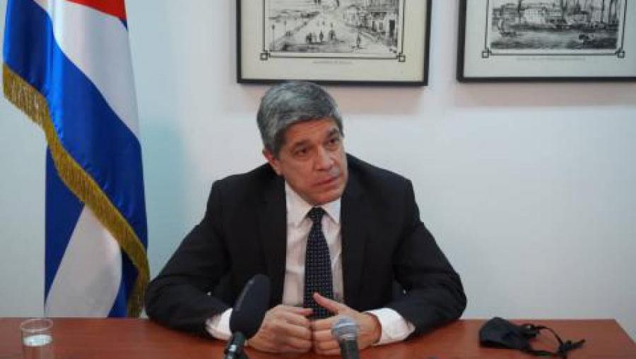 El director general de Estados Unidos de la Cancillería de Cuba, Carlos Fernández, afirmó que las agresiones estadounidenses a la isla parecen motivadas por la frustración ante sus éxitos frente a la Covid-19.