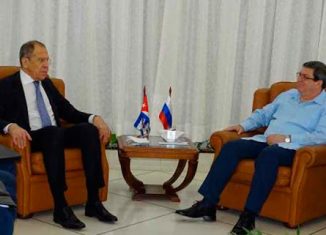 El ministro ruso de Asuntos Exteriores, Serguei Lavrov, intercambió con su similar cubano, Bruno Rodríguez Parrilla, sobre la cooperación para combatir la pandemia de la COVID-19 y el papel de la Isla en el proceso de paz en Colombia.
