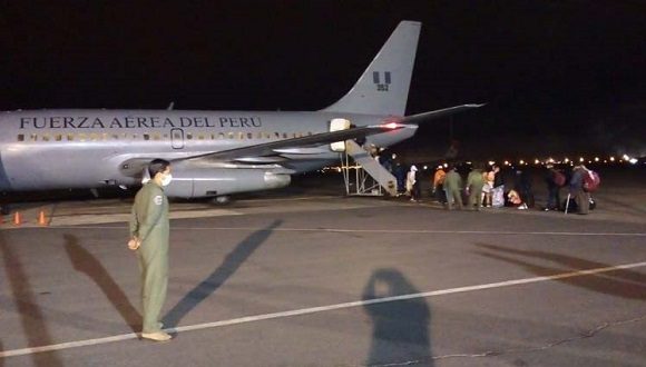 Los repatriados visitaban Perú cuando se cerraron las fronteras y aeropuertos, el 6 de marzo pasado, por la llegada al país de la pandemia de Covid-19; lo que hizo imposible su retorno hasta que hoy lo lograron en un avión de la Fuerza Aérea Peruana.